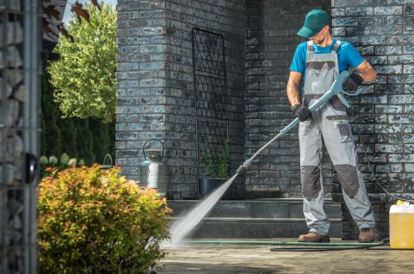 Outside House Cleaning in Richmond