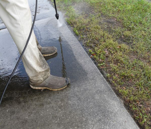 Concrete Slab Powerwashing in Richmond